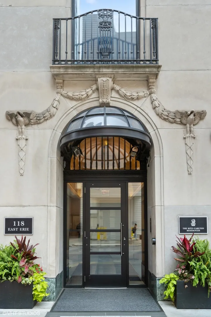 118 E Erie Street IL #37H