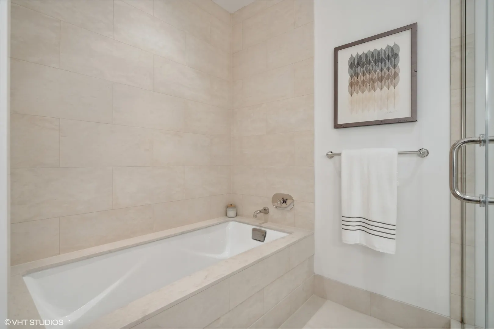 118 E Erie Street IL #37H