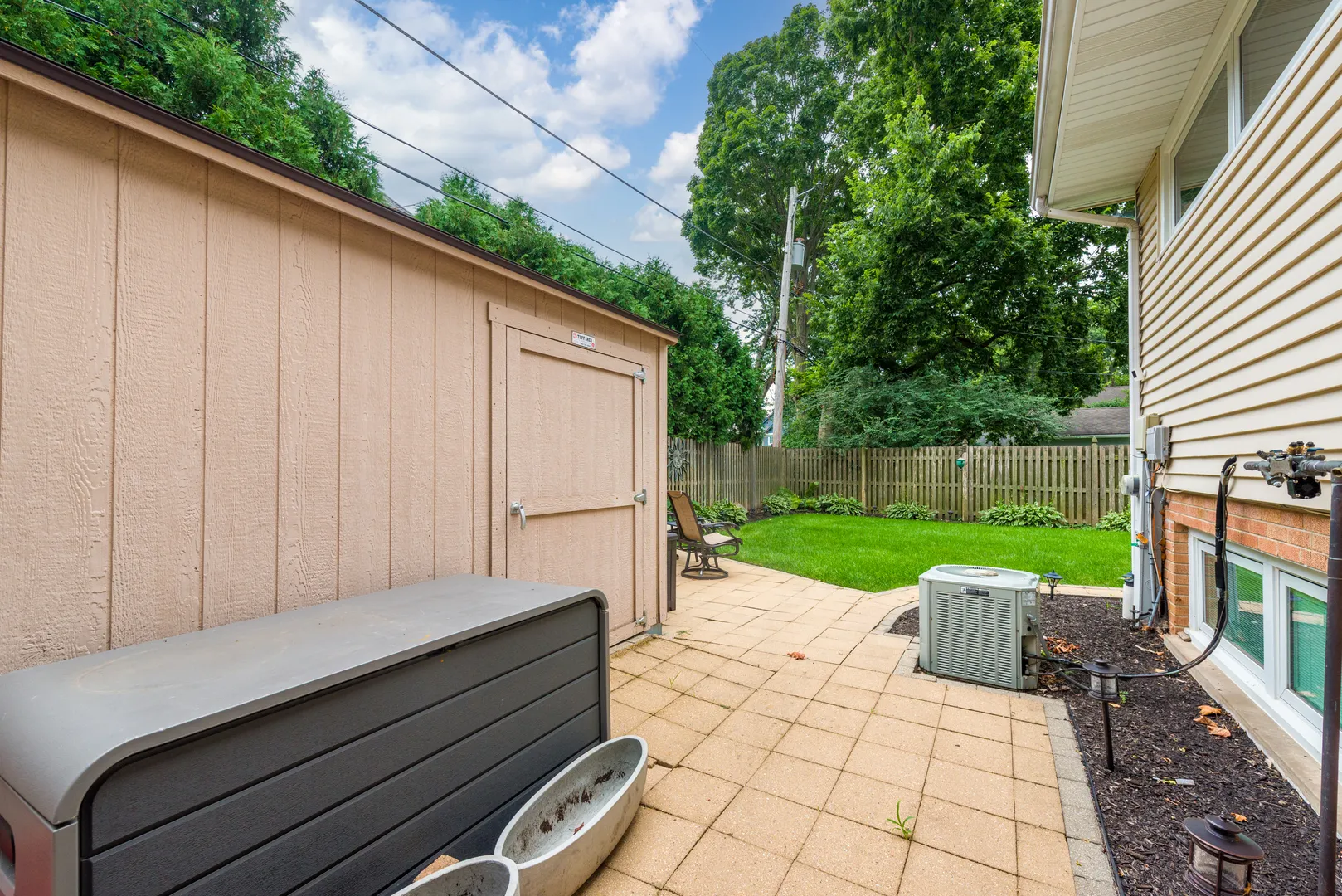 220 E Hillside Road IL