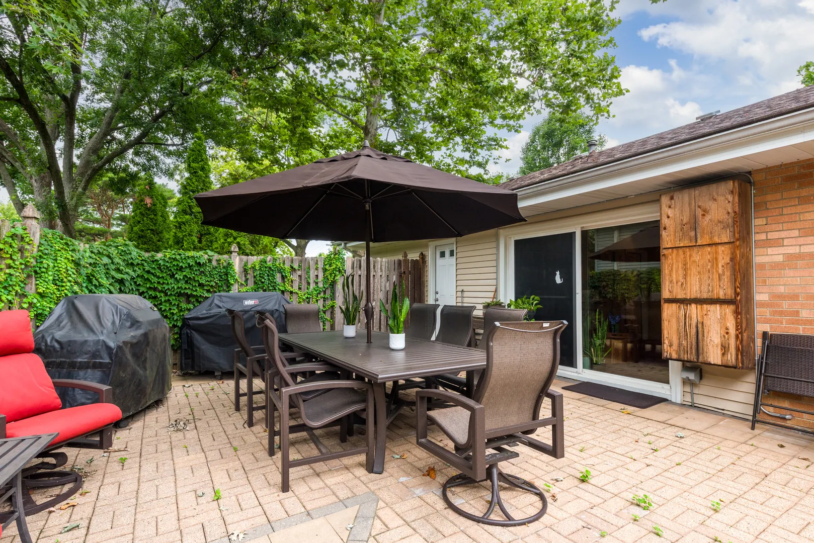 220 E Hillside Road IL