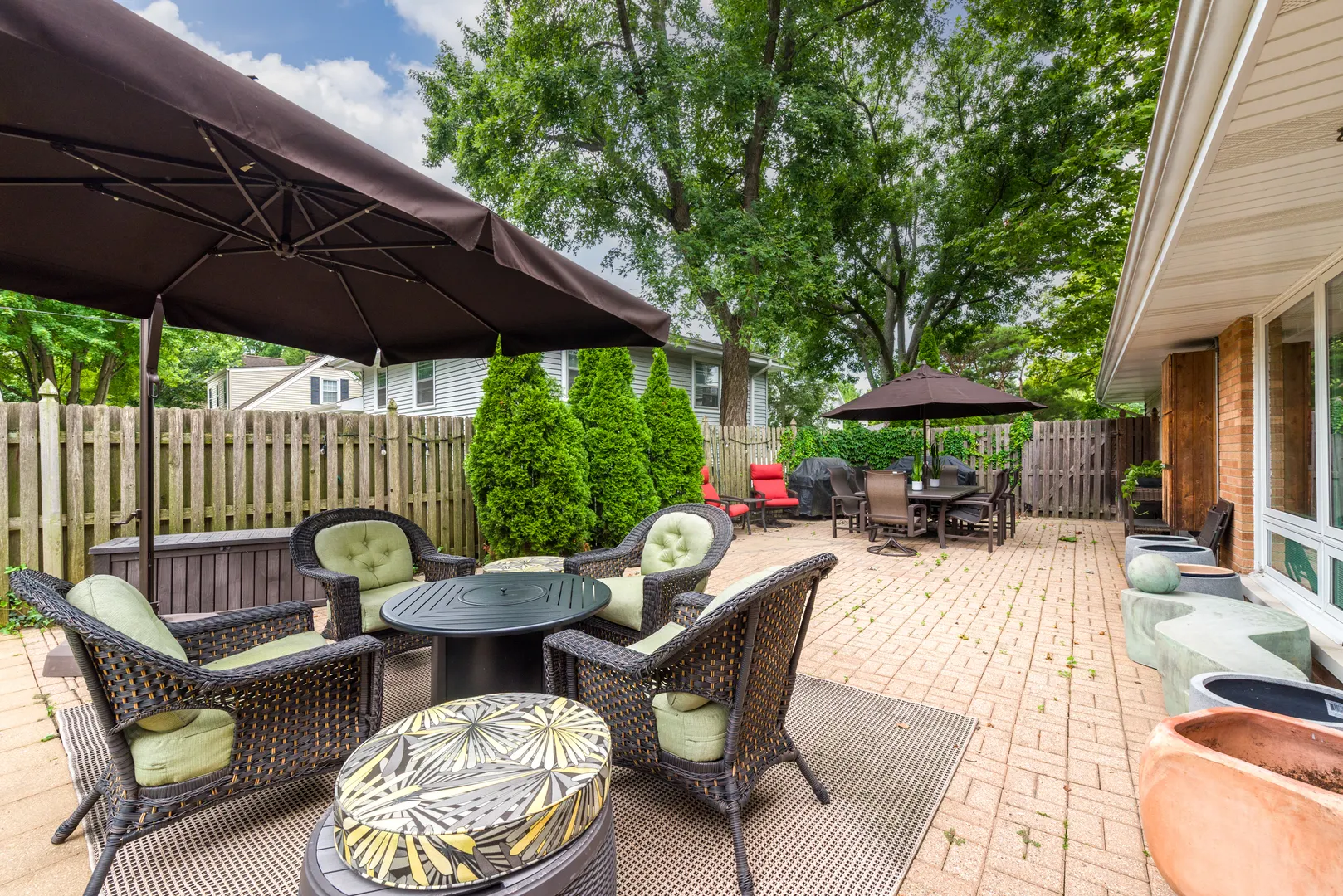 220 E Hillside Road IL