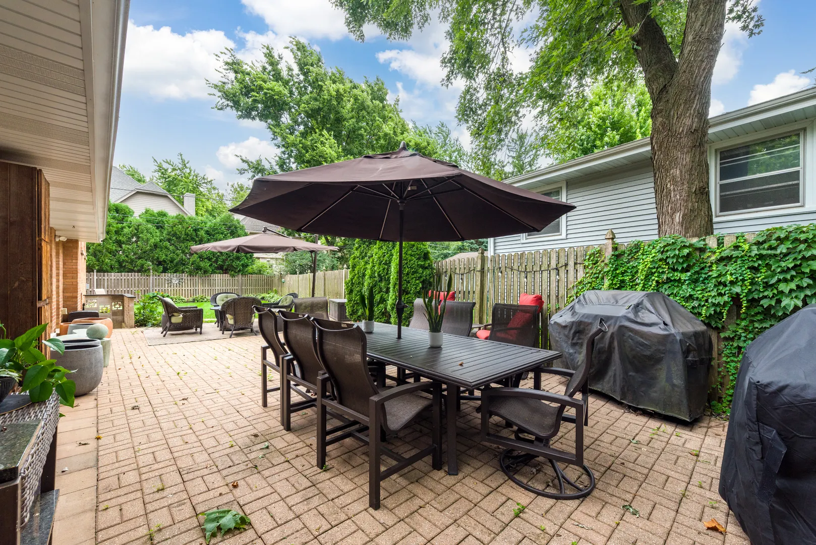 220 E Hillside Road IL