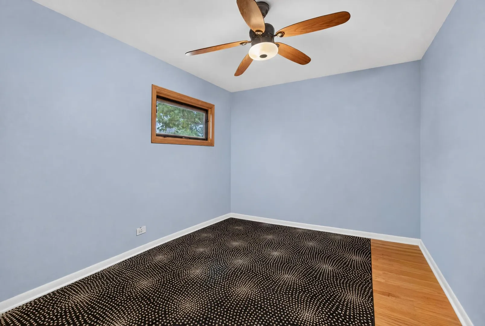 220 E Hillside Road IL