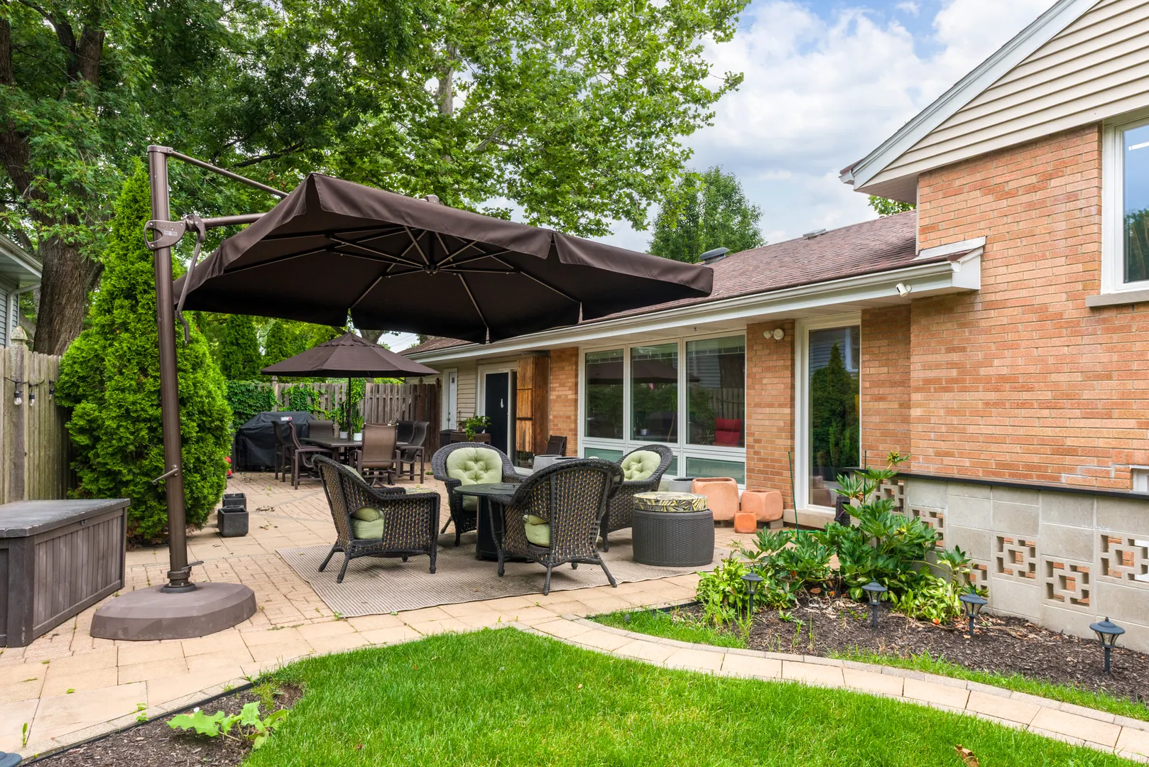 220 E Hillside Road IL