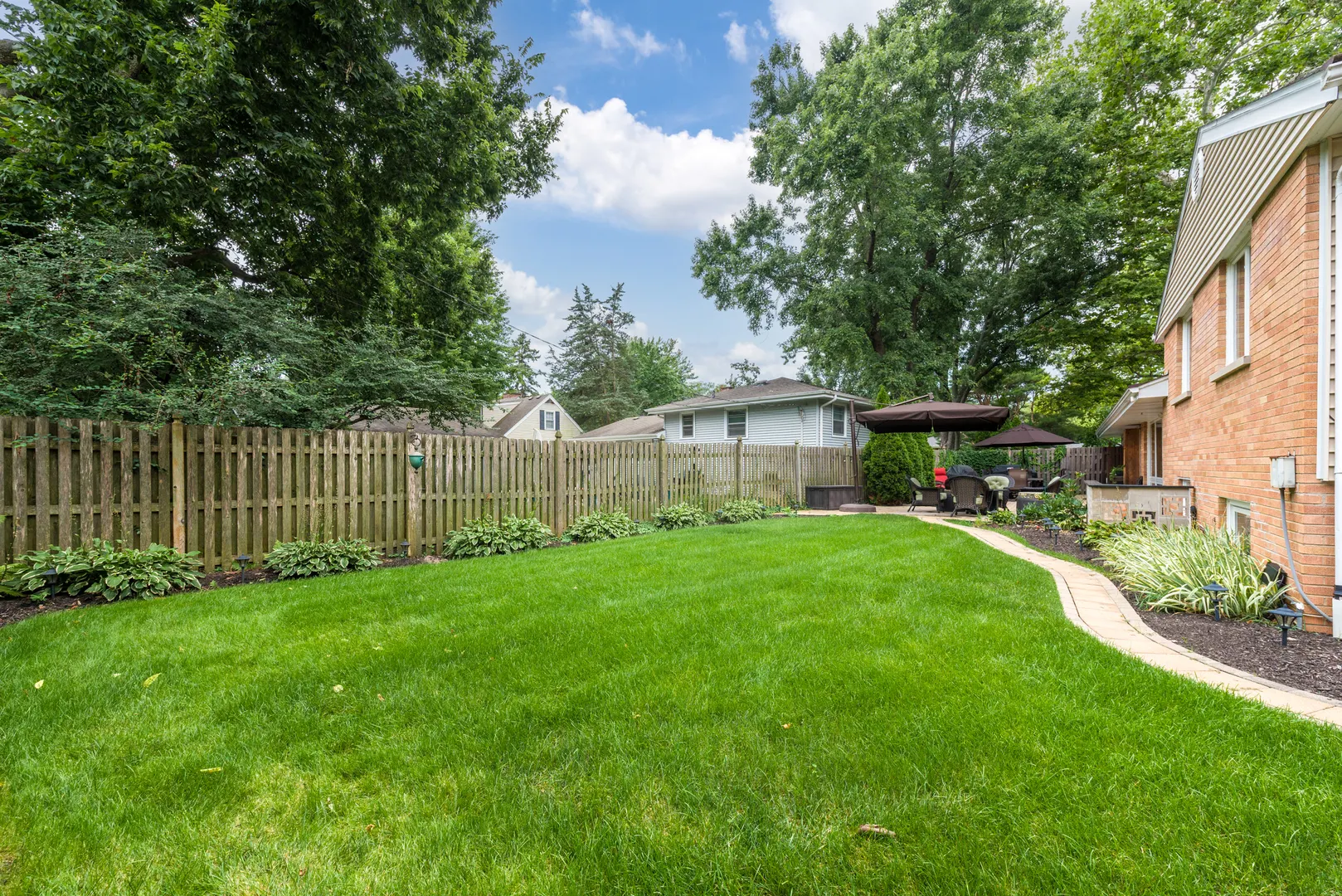 220 E Hillside Road IL