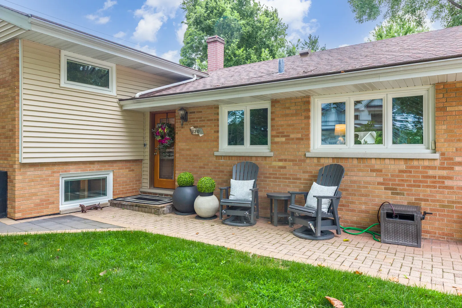 220 E Hillside Road IL