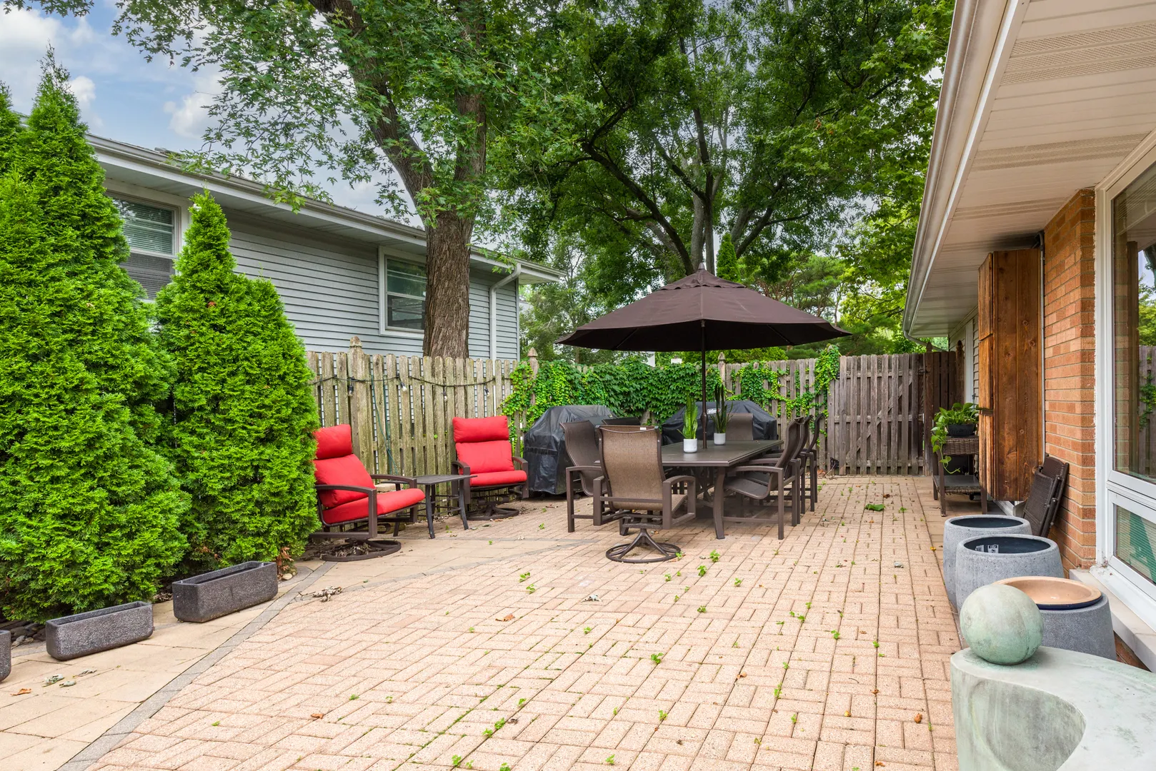 220 E Hillside Road IL