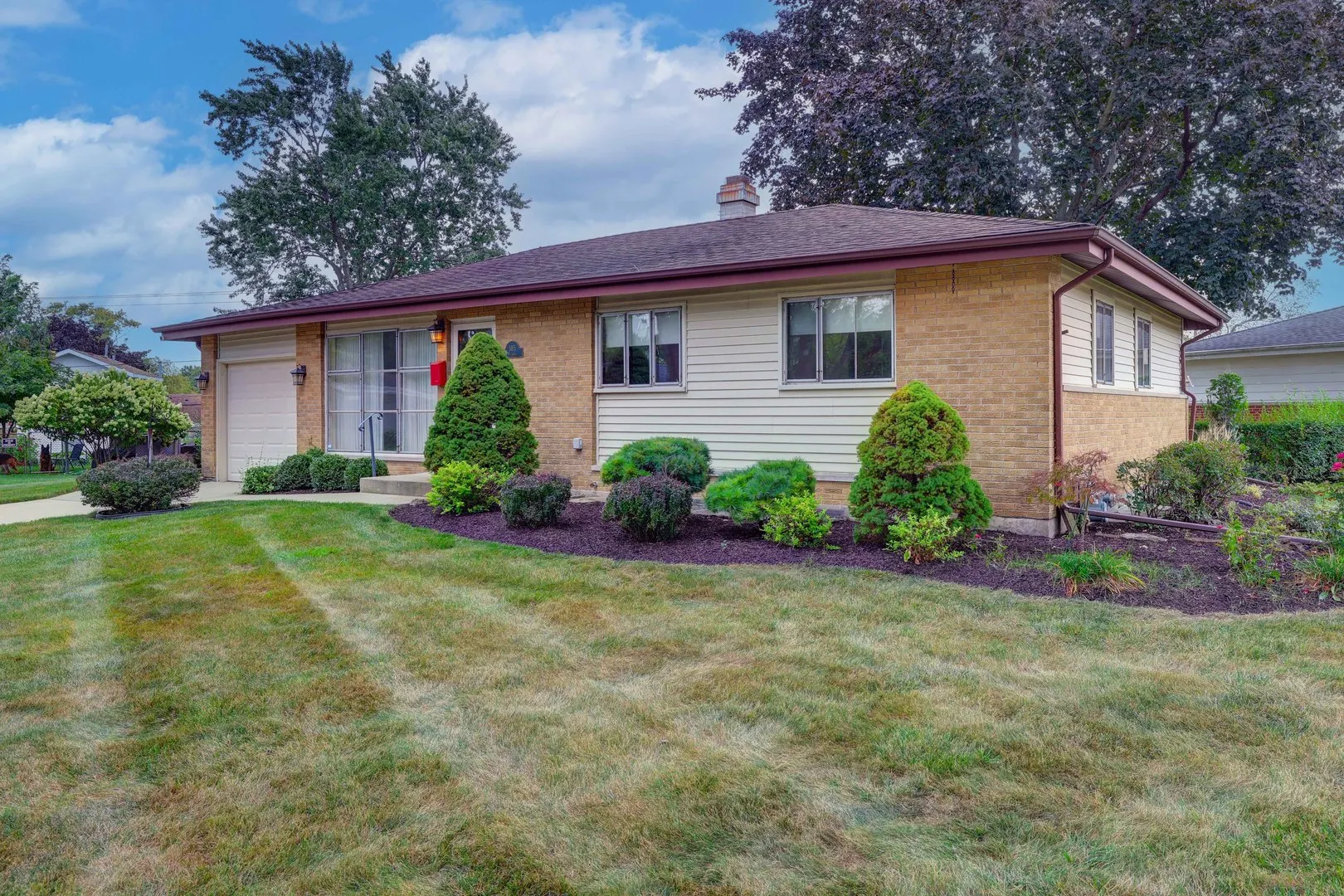 385 Pleasant Street IL