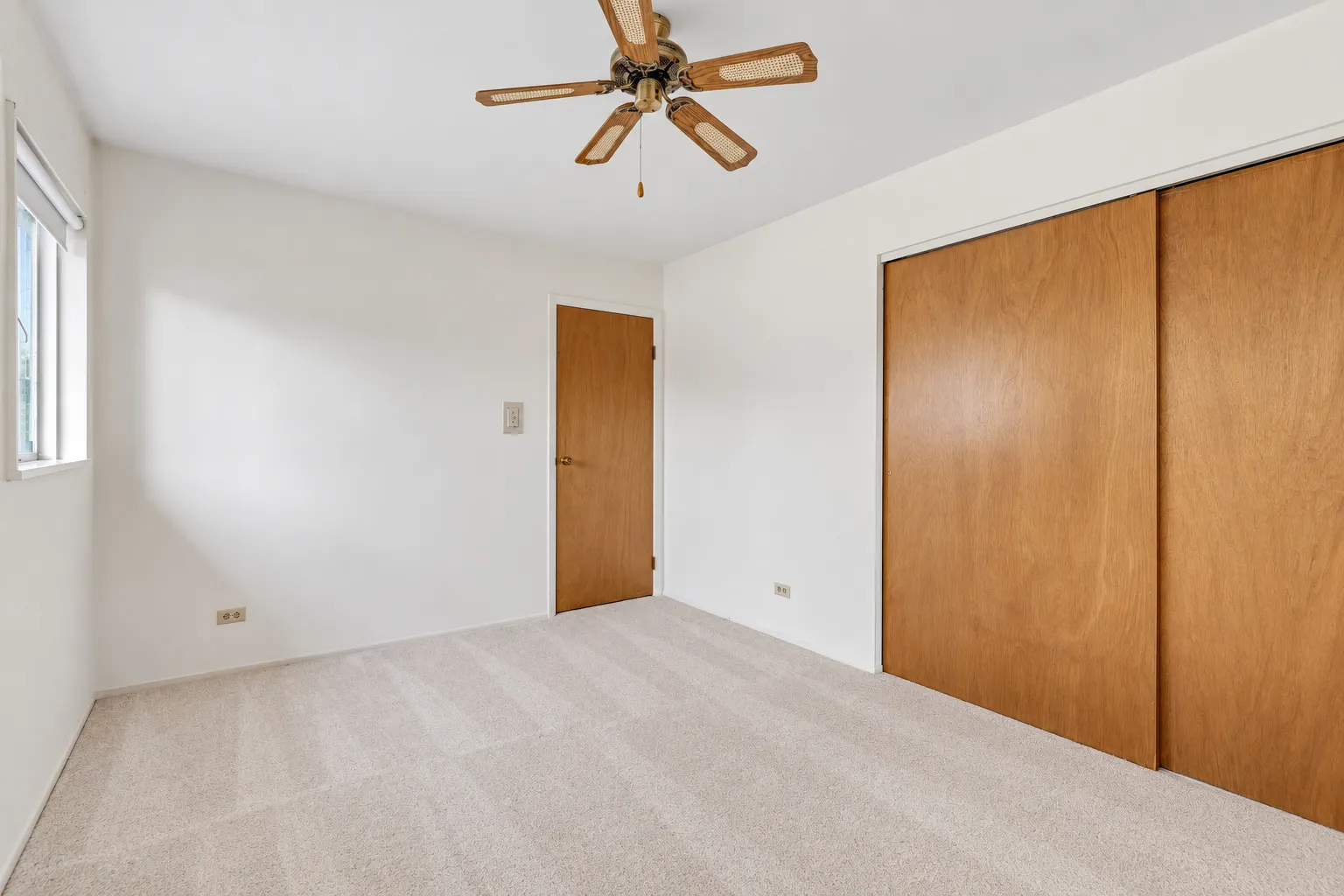 385 Pleasant Street IL