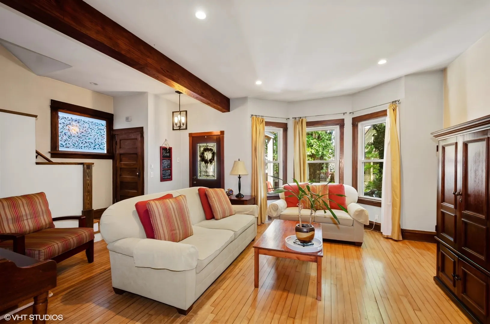1443 W Highland Avenue IL