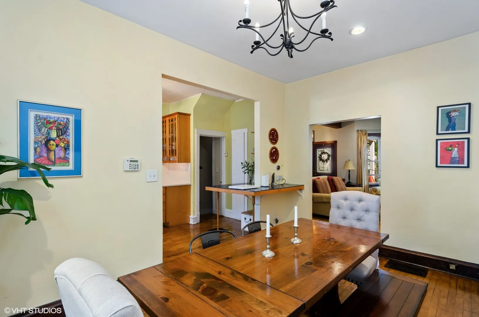 1443 W Highland Avenue IL