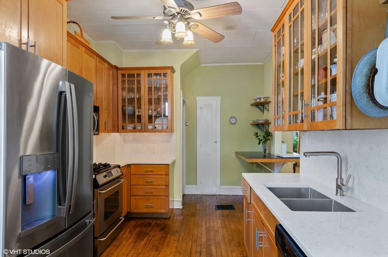 1443 W Highland Avenue IL