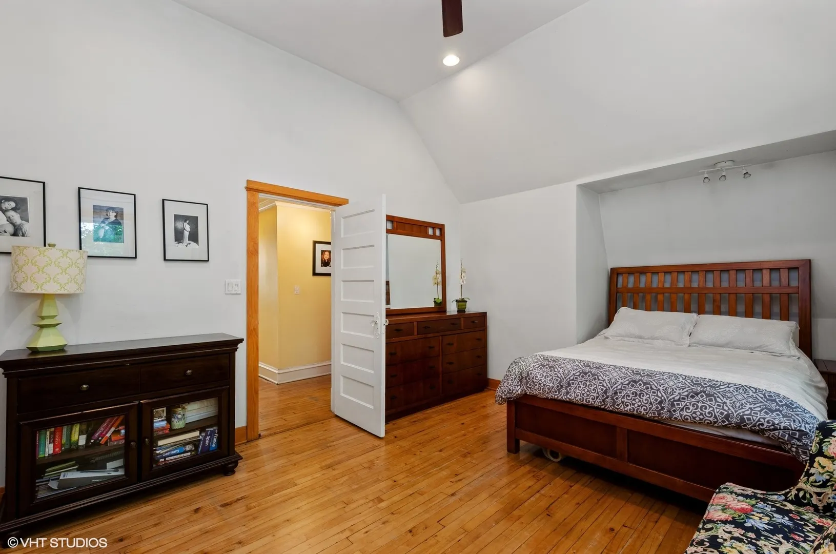 1443 W Highland Avenue IL