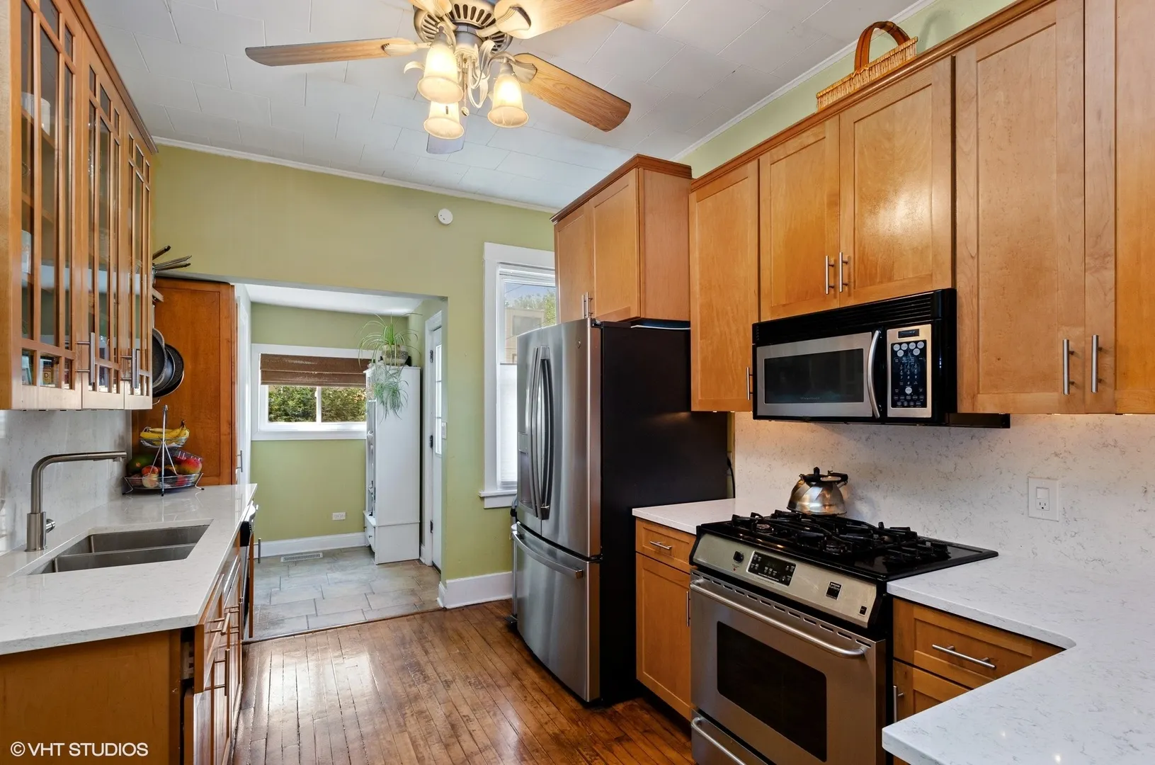 1443 W Highland Avenue IL