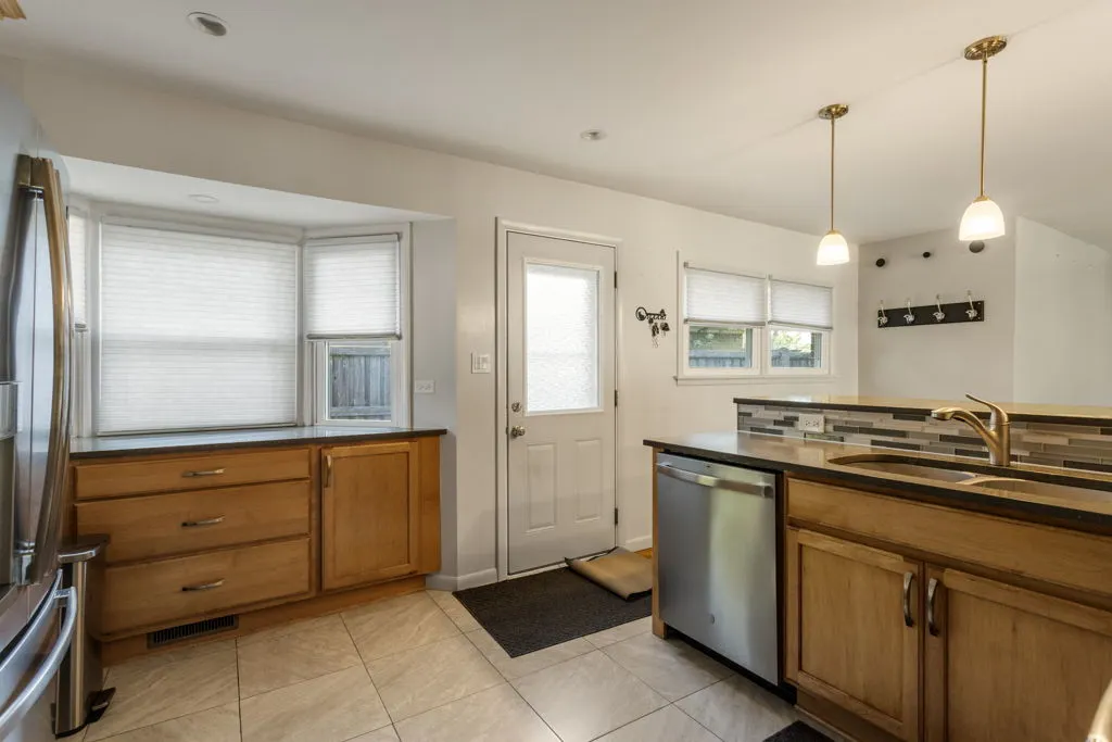 415 Wilkins Drive IL