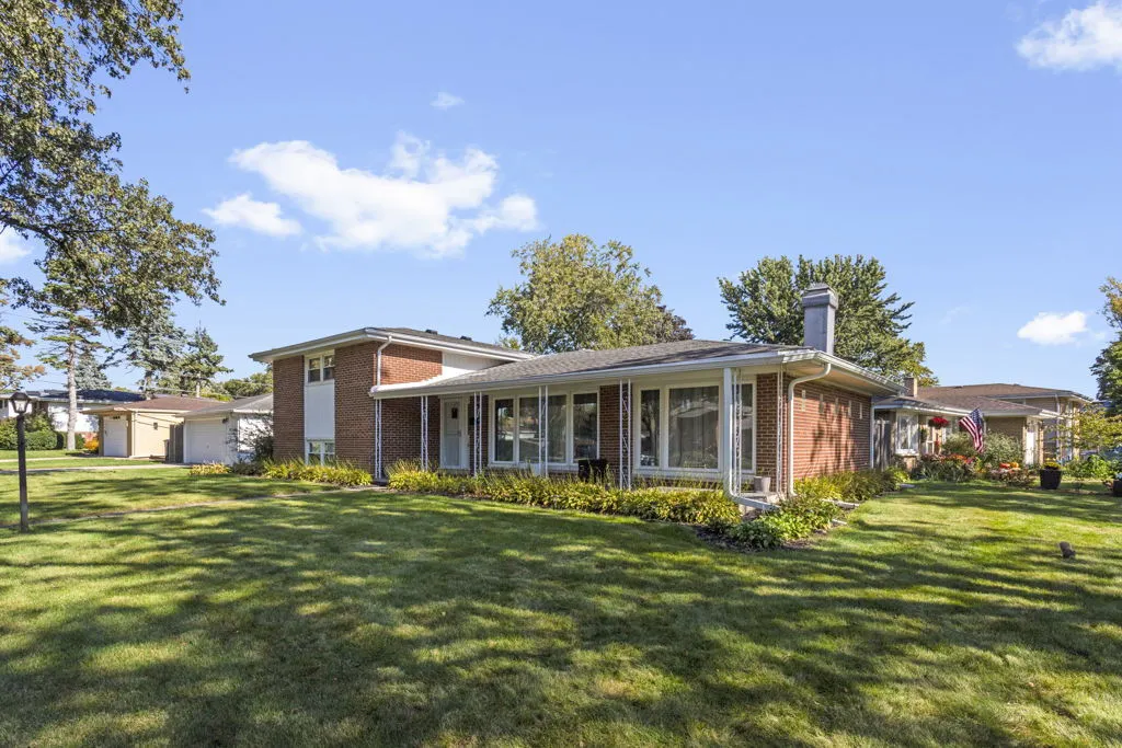 415 Wilkins Drive IL