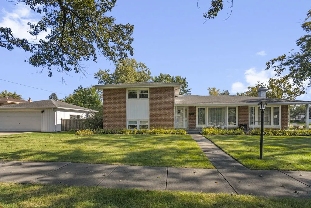 415 Wilkins Drive IL