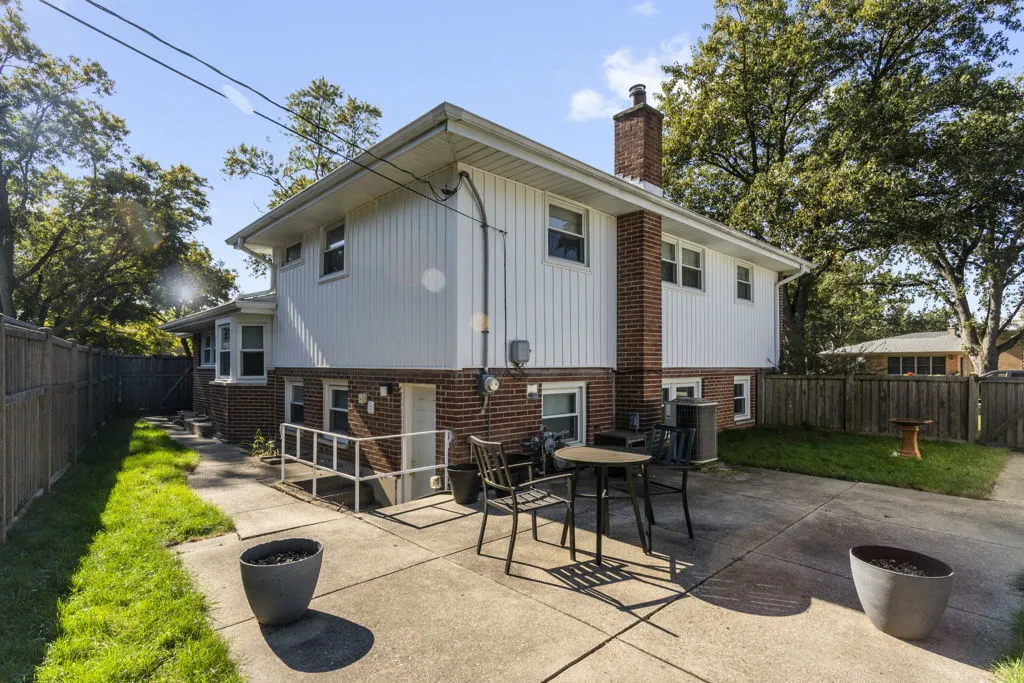 415 Wilkins Drive IL