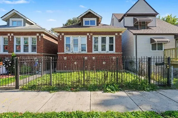 8843 S Carpenter Street IL
