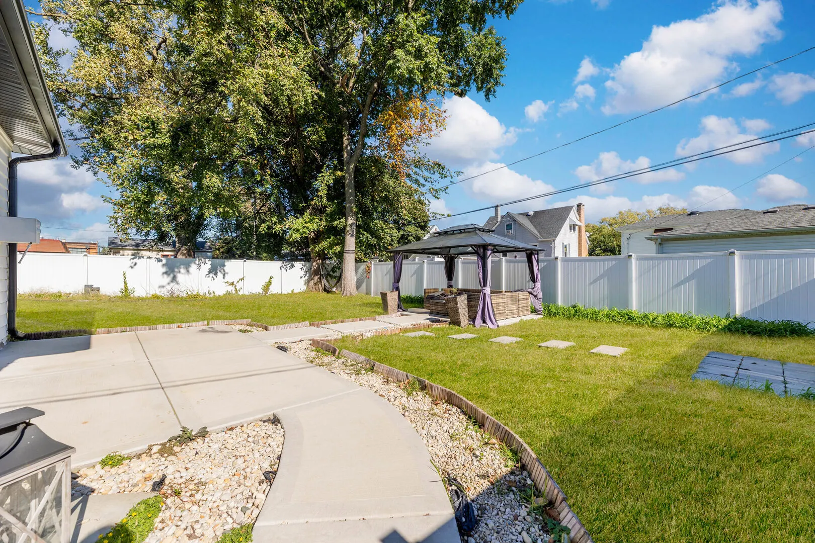 9525 Parkside Avenue IL