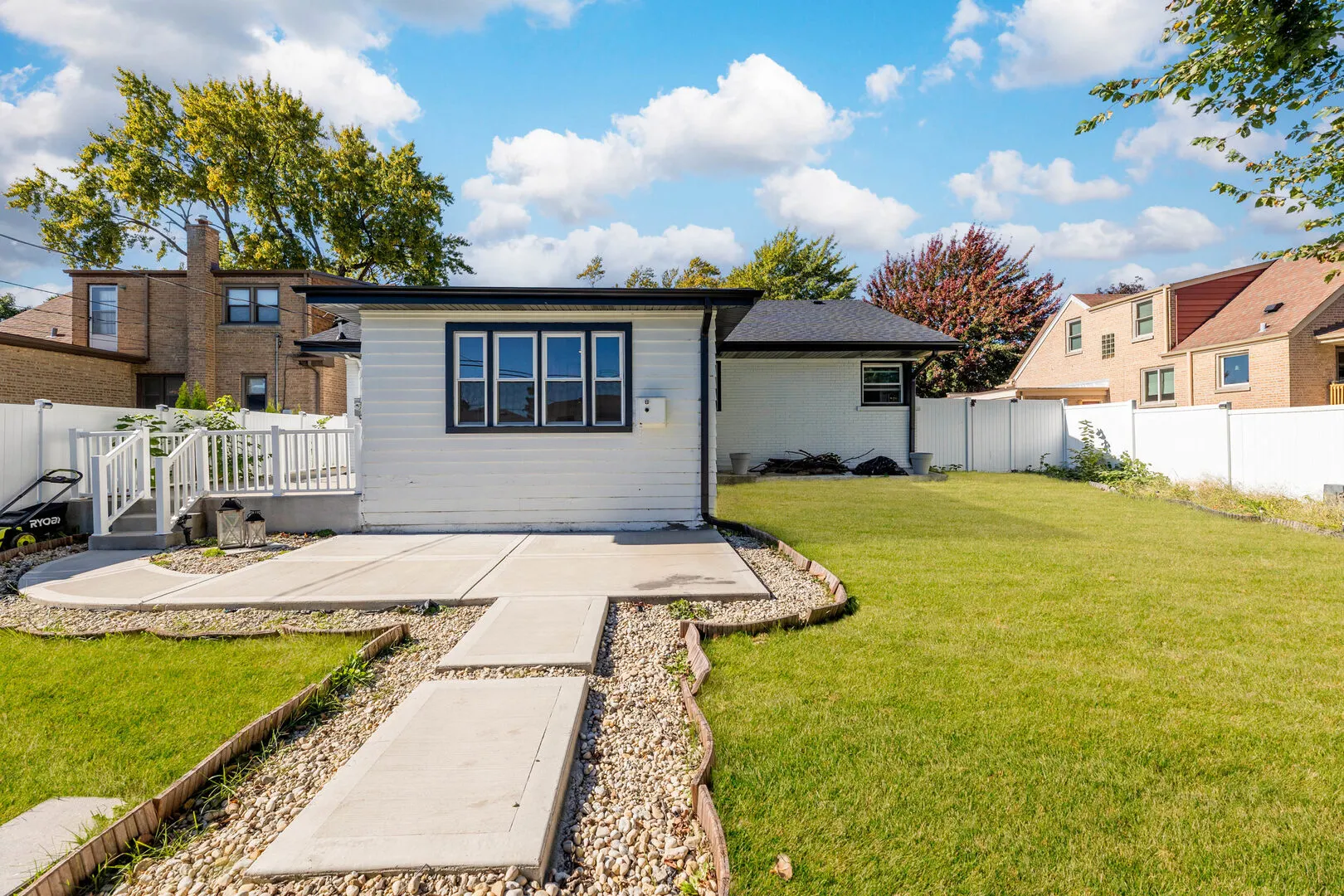 9525 Parkside Avenue IL