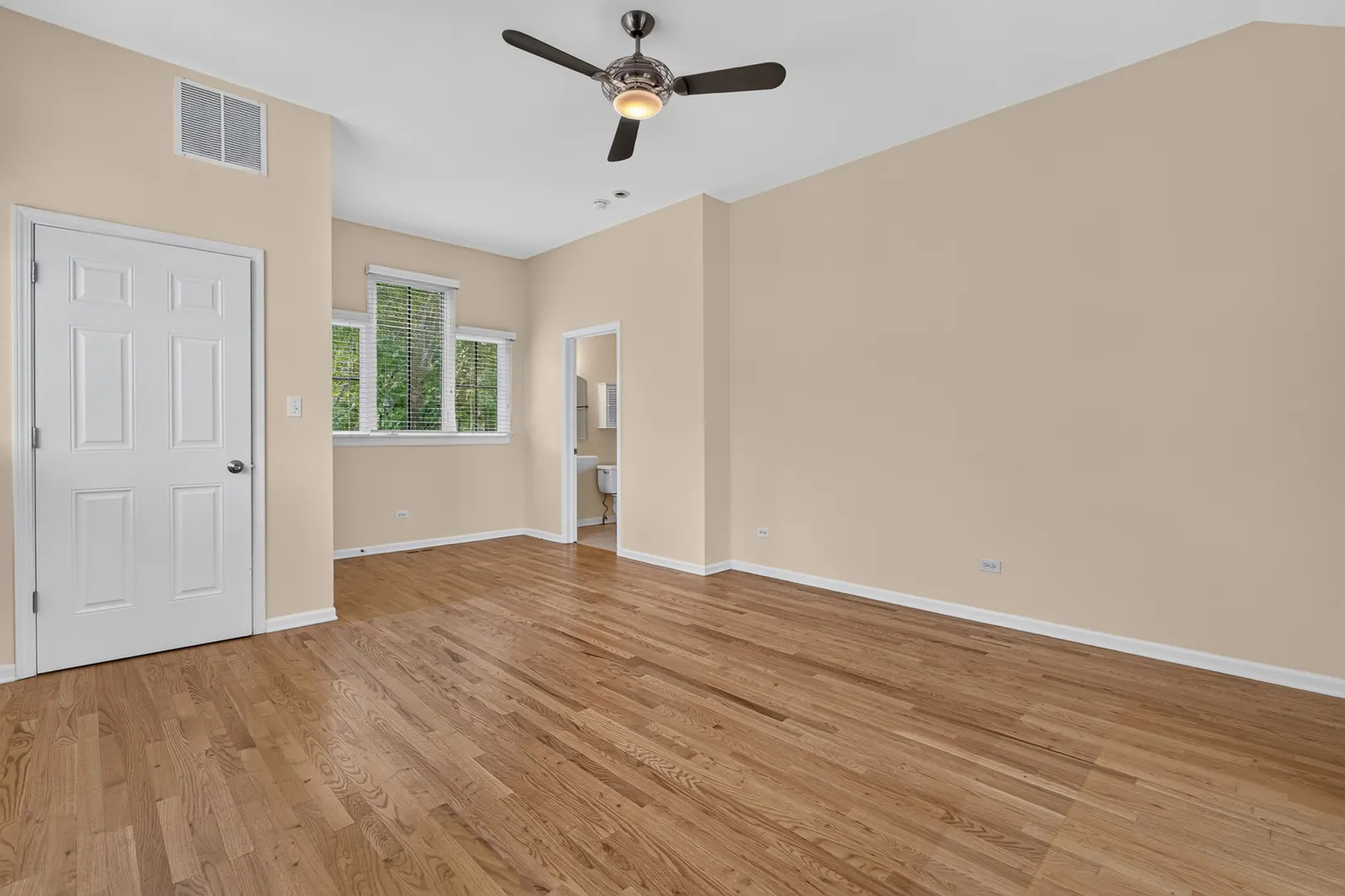 1027 Lincoln Trail IL