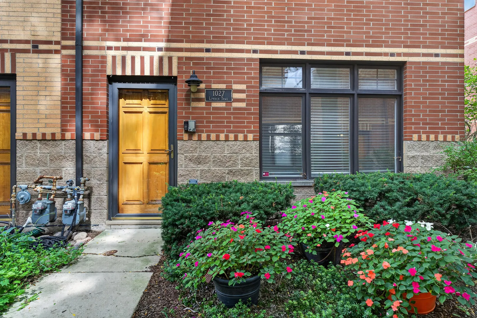 1027 Lincoln Trail IL