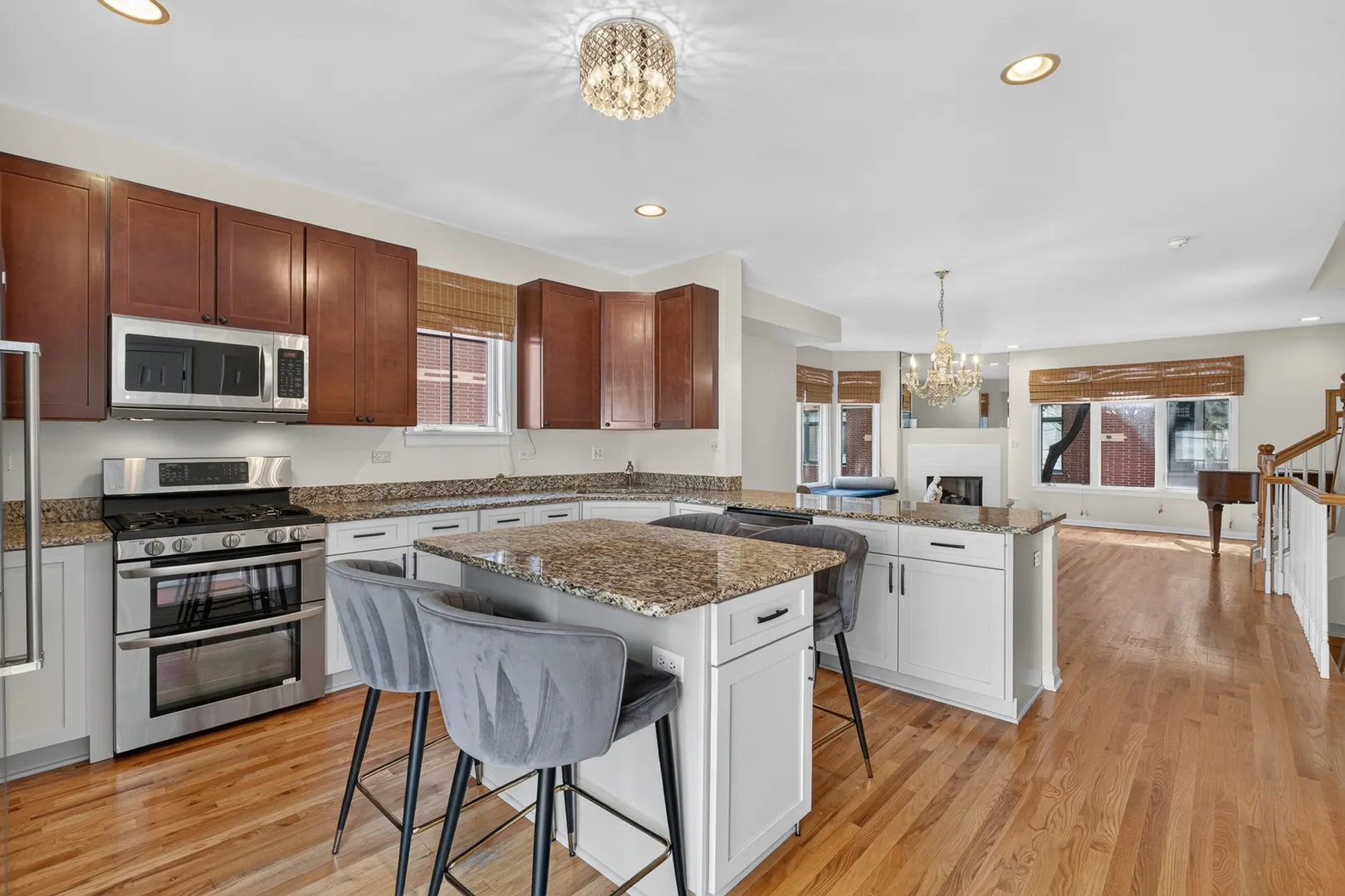 1027 Lincoln Trail IL