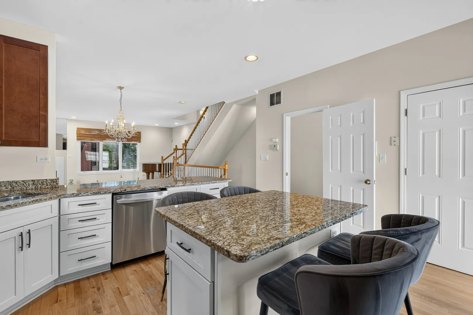 1027 Lincoln Trail IL