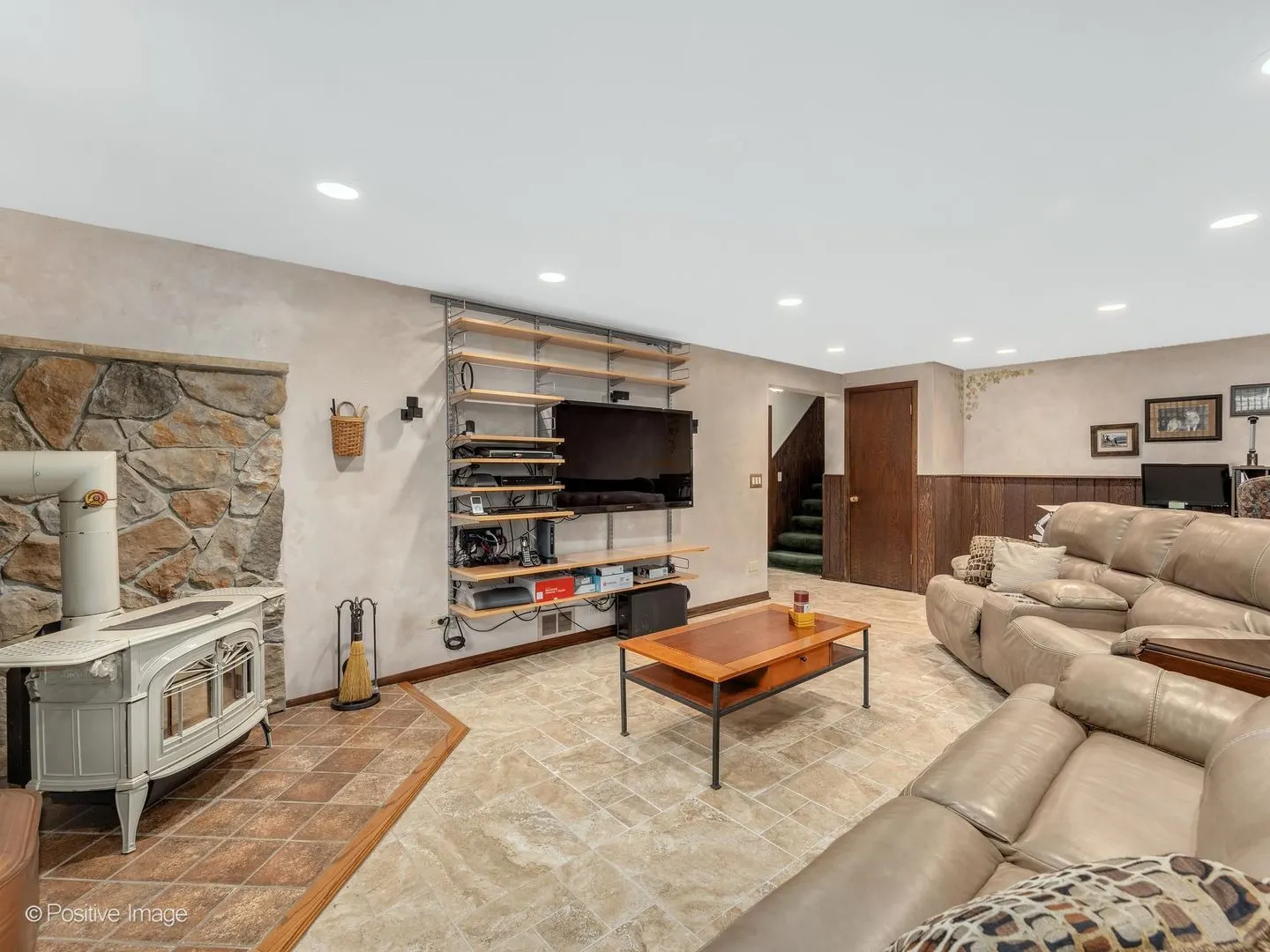 570 W Crockett Avenue IL