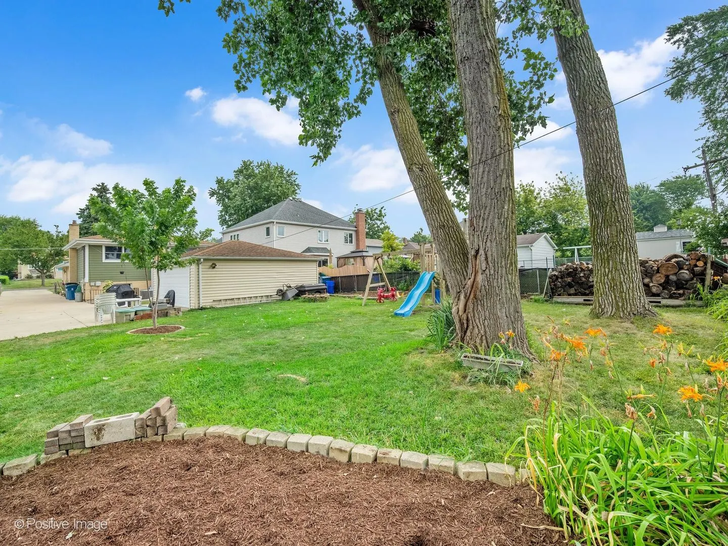 570 W Crockett Avenue IL