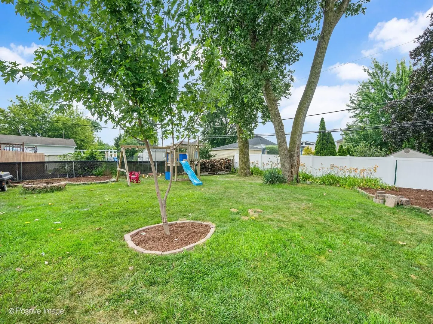 570 W Crockett Avenue IL