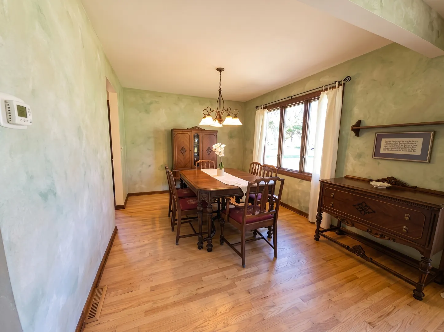 570 W Crockett Avenue IL