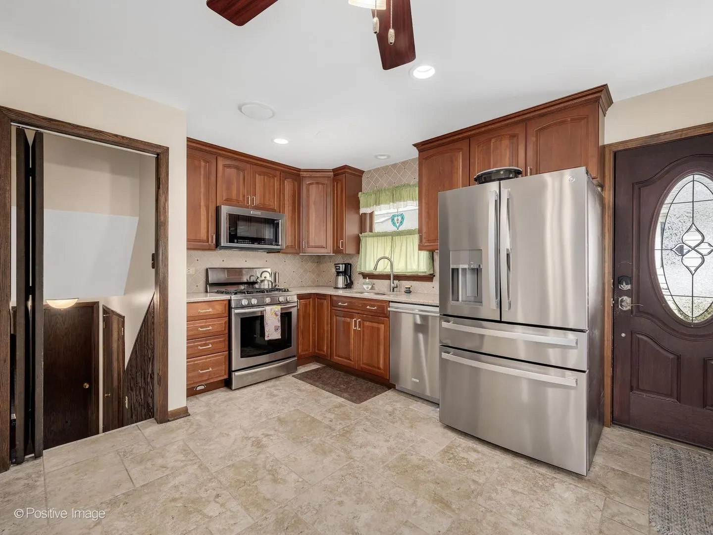 570 W Crockett Avenue IL
