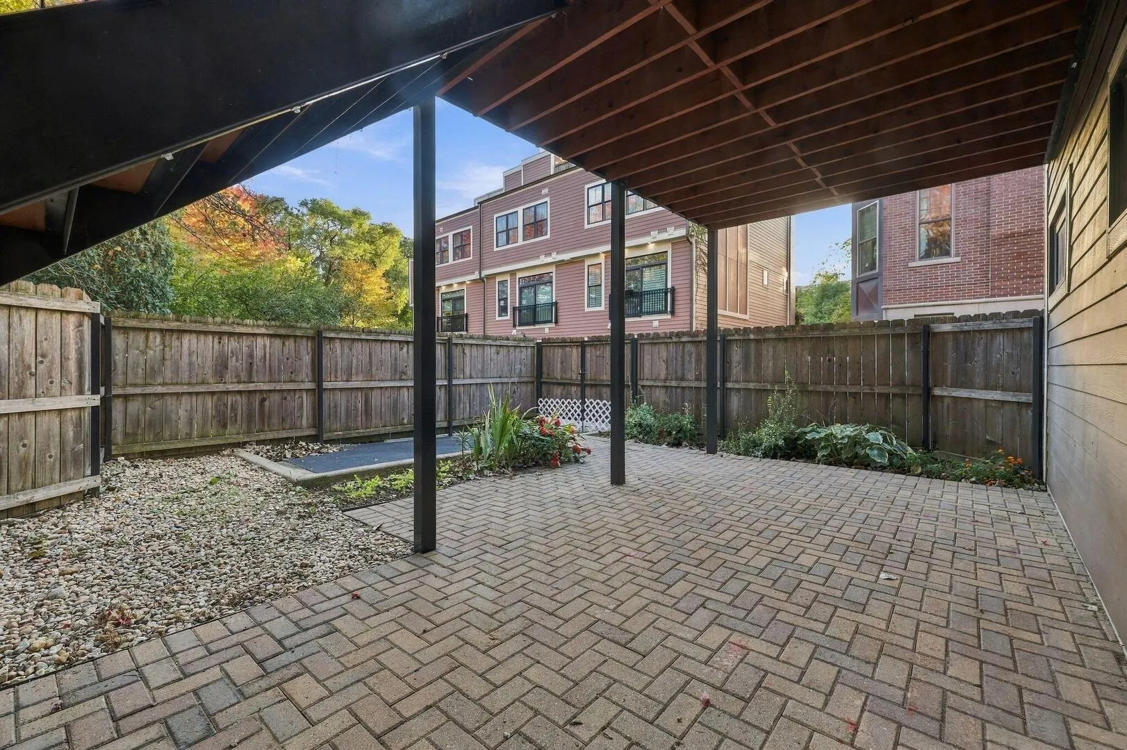 2957 W Cornelia Avenue IL