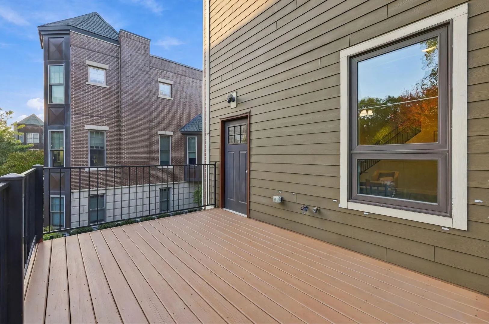 2957 W Cornelia Avenue IL