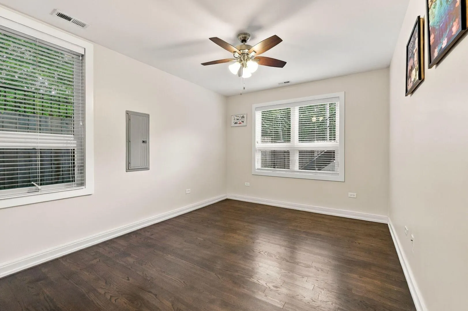 2957 W Cornelia Avenue IL