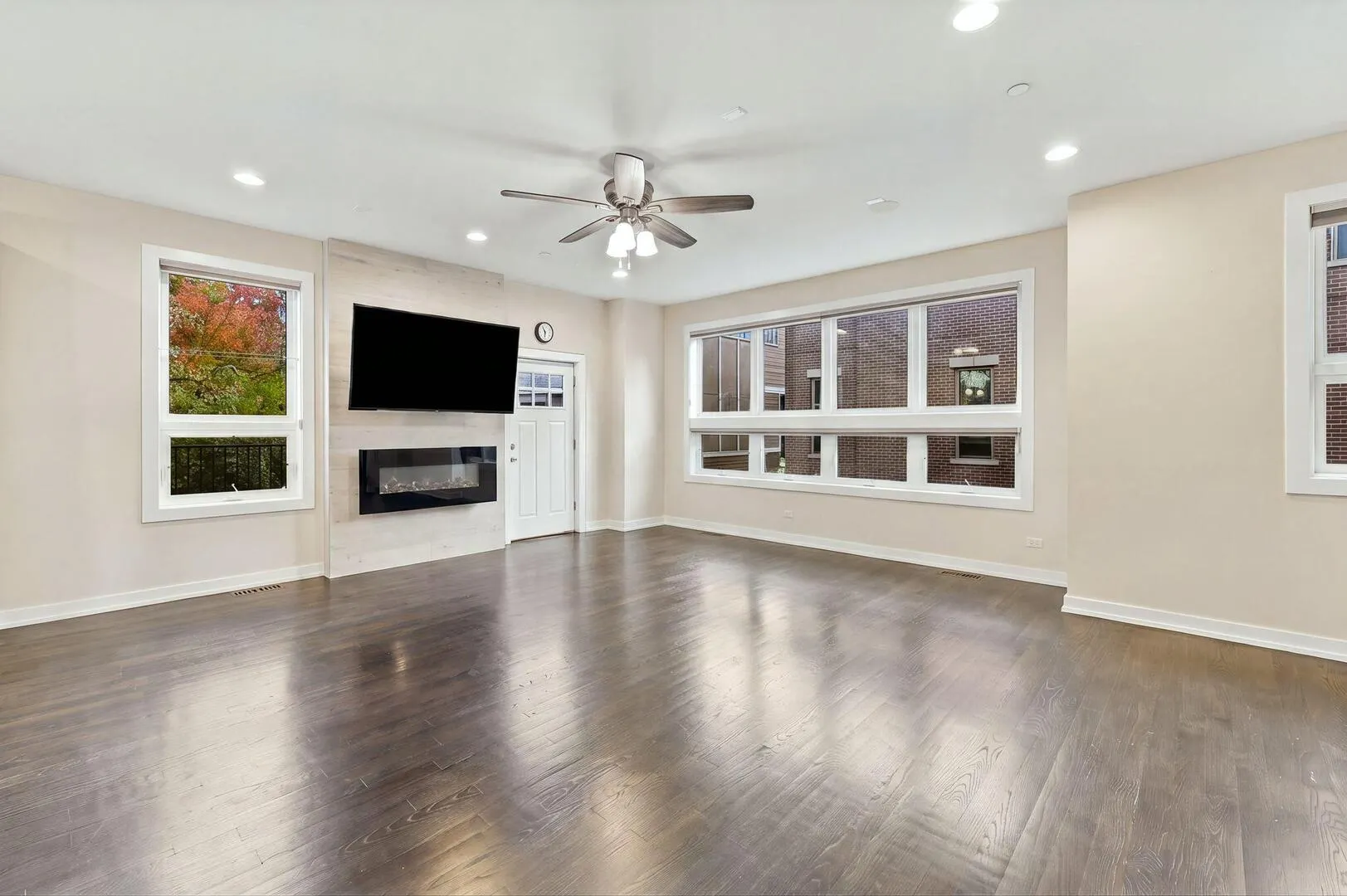 2957 W Cornelia Avenue IL