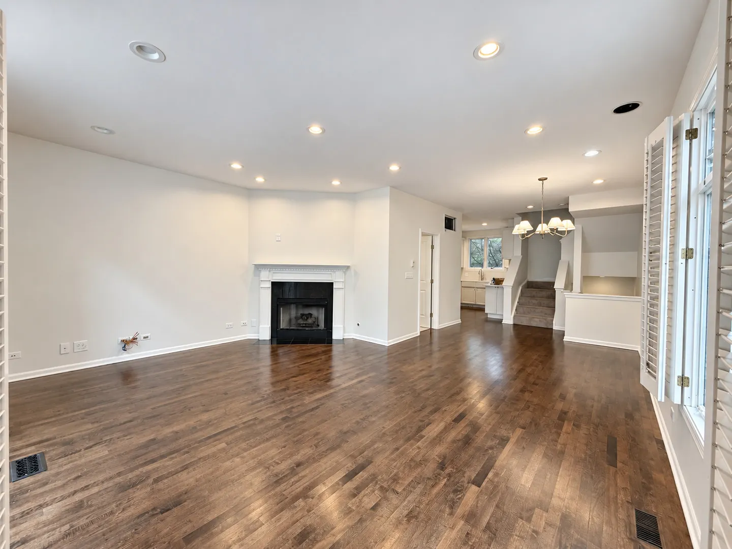 1351 W ALTGELD Street IL #1J