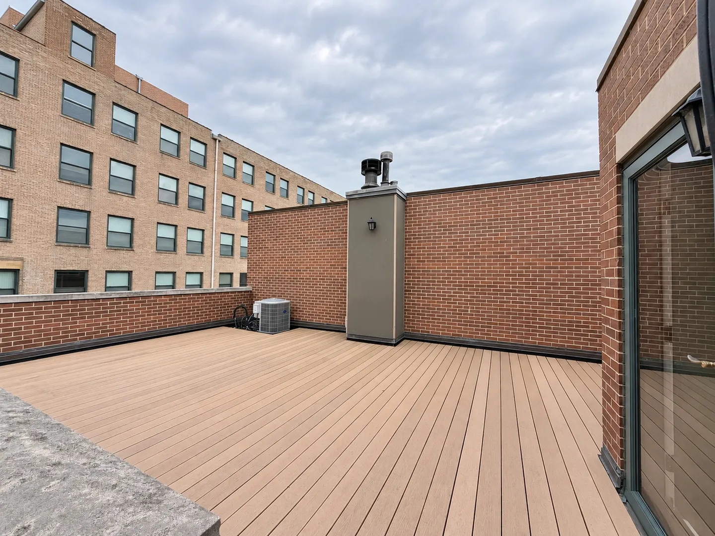 1351 W ALTGELD Street IL #1J