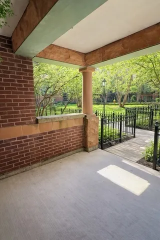1351 W ALTGELD Street IL #1J
