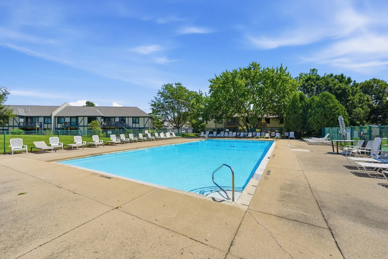 1952 N Hidden Creek Circle IL #7