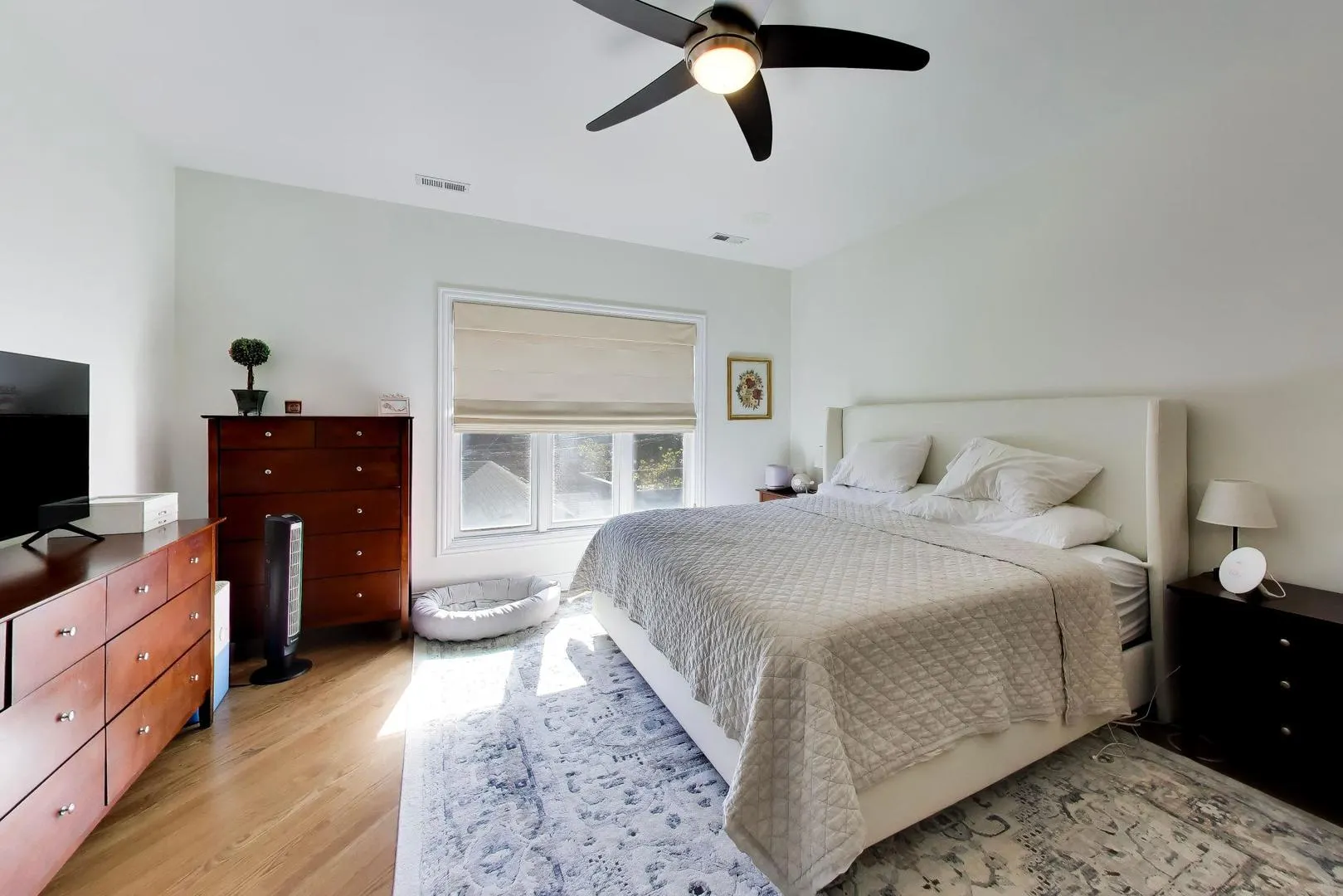 725 W Diversey Parkway IL #3W