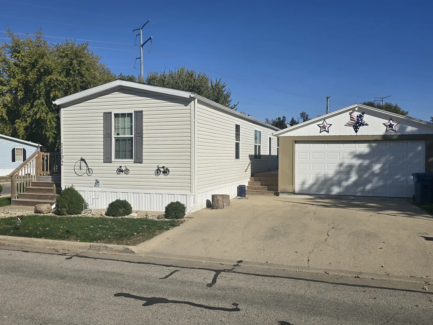 1102 11th Street IL