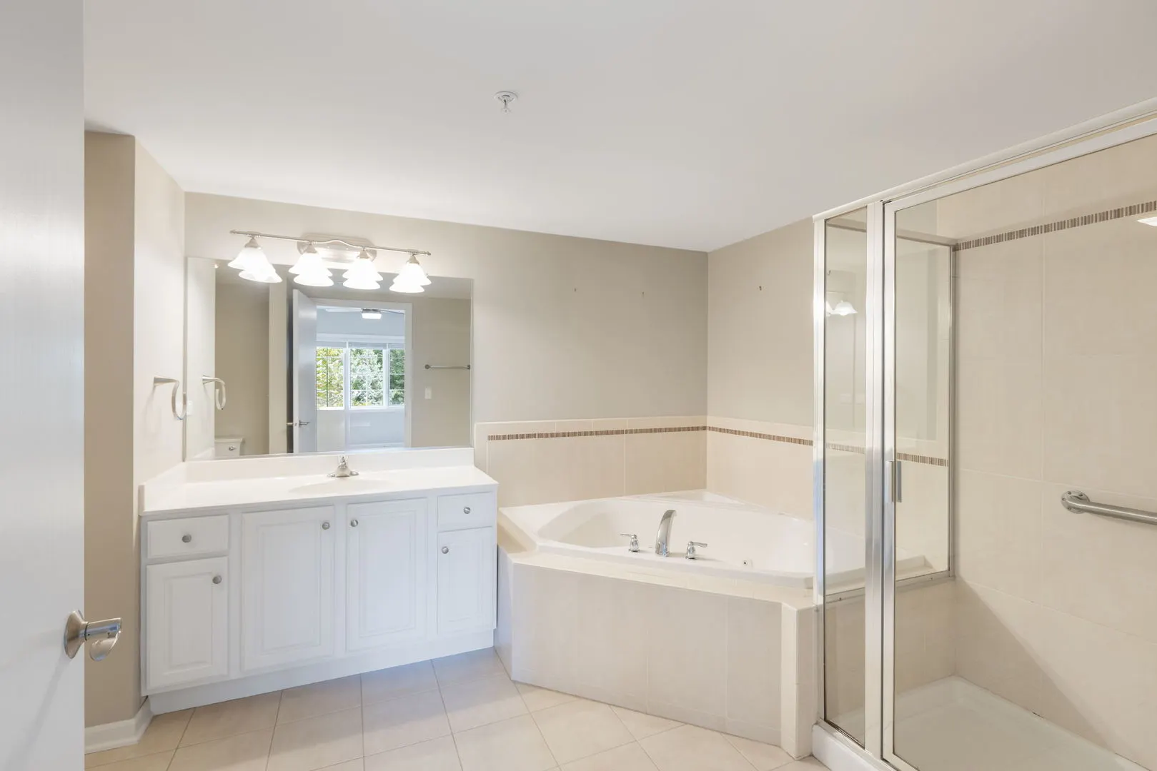 8505 Woodward Avenue IL #202