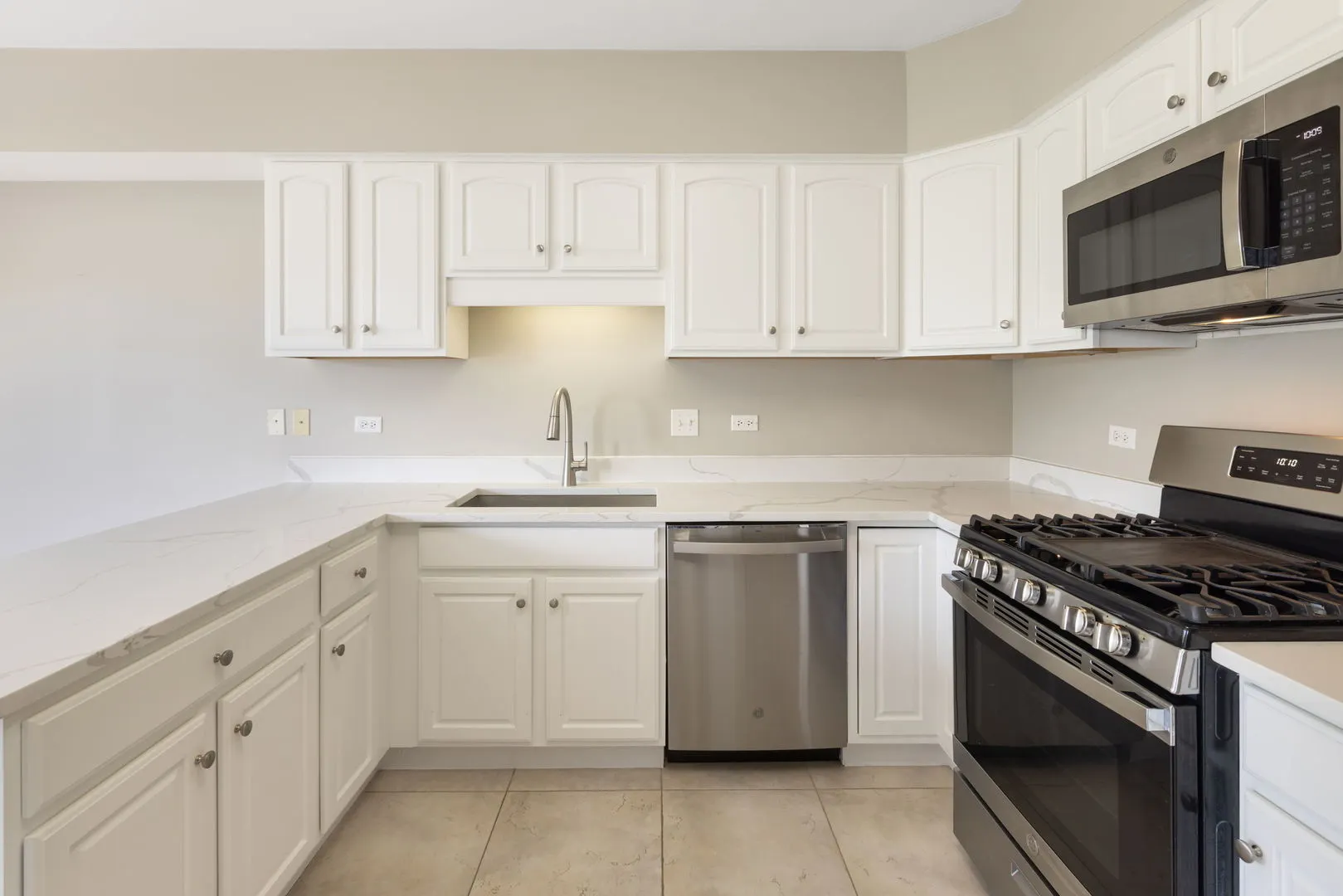 8505 Woodward Avenue IL #202