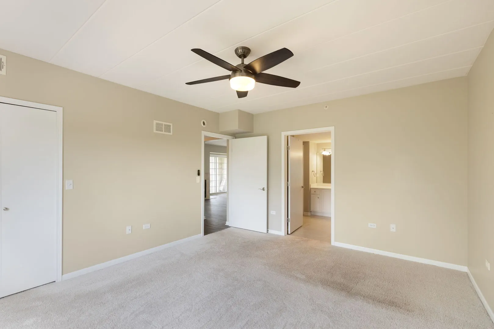 8505 Woodward Avenue IL #202