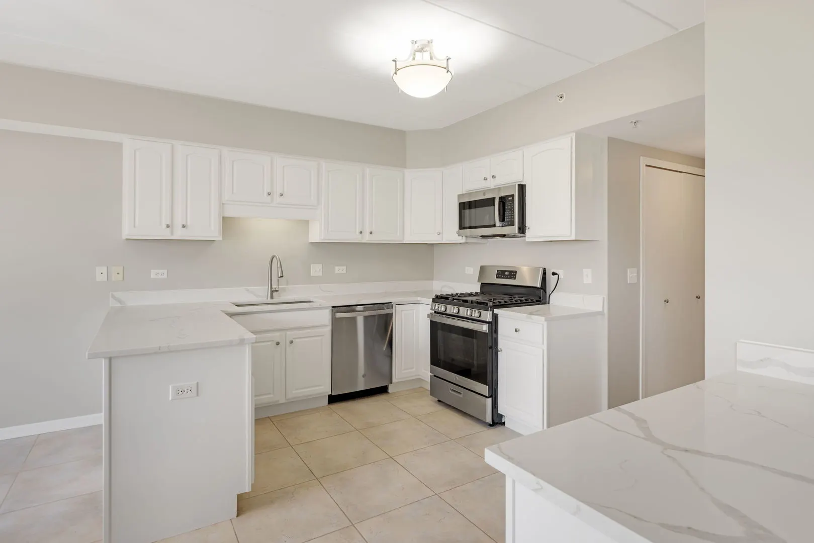 8505 Woodward Avenue IL #202