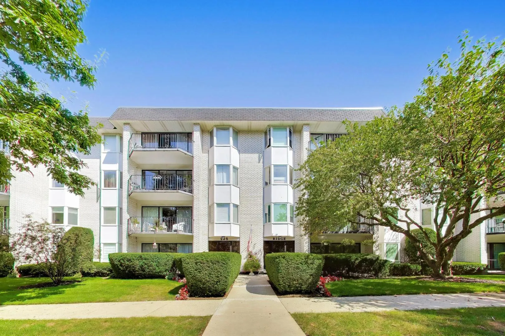 235 Ridge Road IL #1F