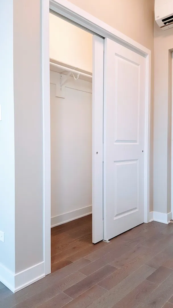 1409 W Diversey Parkway IL #307